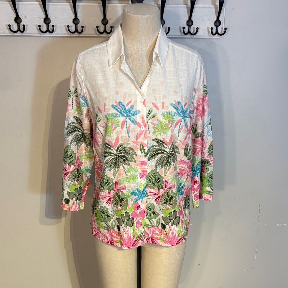 Northern Reflections Elegant White tropical floral patterned Blouse